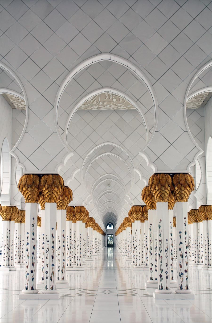 Abu-Dhabi-Sheikh-Zayed-PIllars